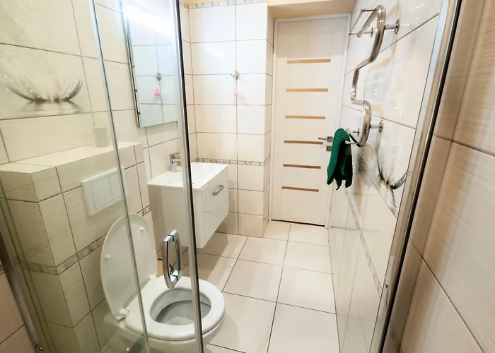 Wonderful Flat On Center
