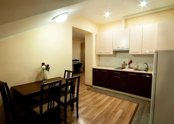 Wonderful Flat On Center *
