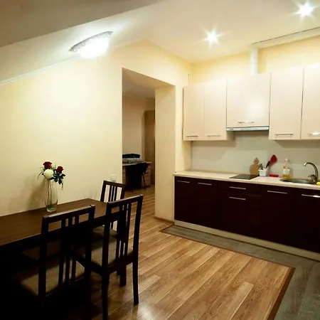 Wonderful Flat On Center *